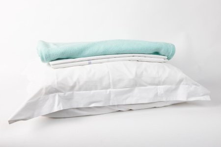 Linen Set With Green Bedcover